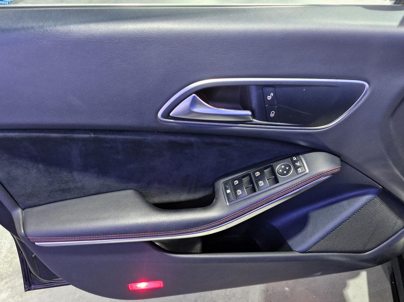 Mercedes-Benz CLA 180 SHOOTING BRAKE  AMG  LED/LEDER/18ZOLL/