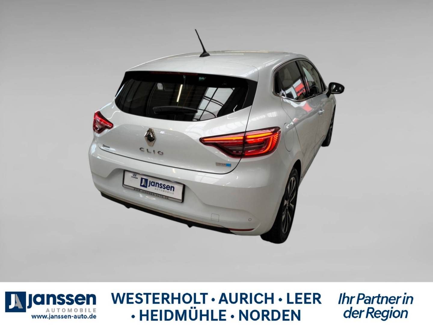 Fahrzeugabbildung Renault CLIO INTENS E-TECH 140