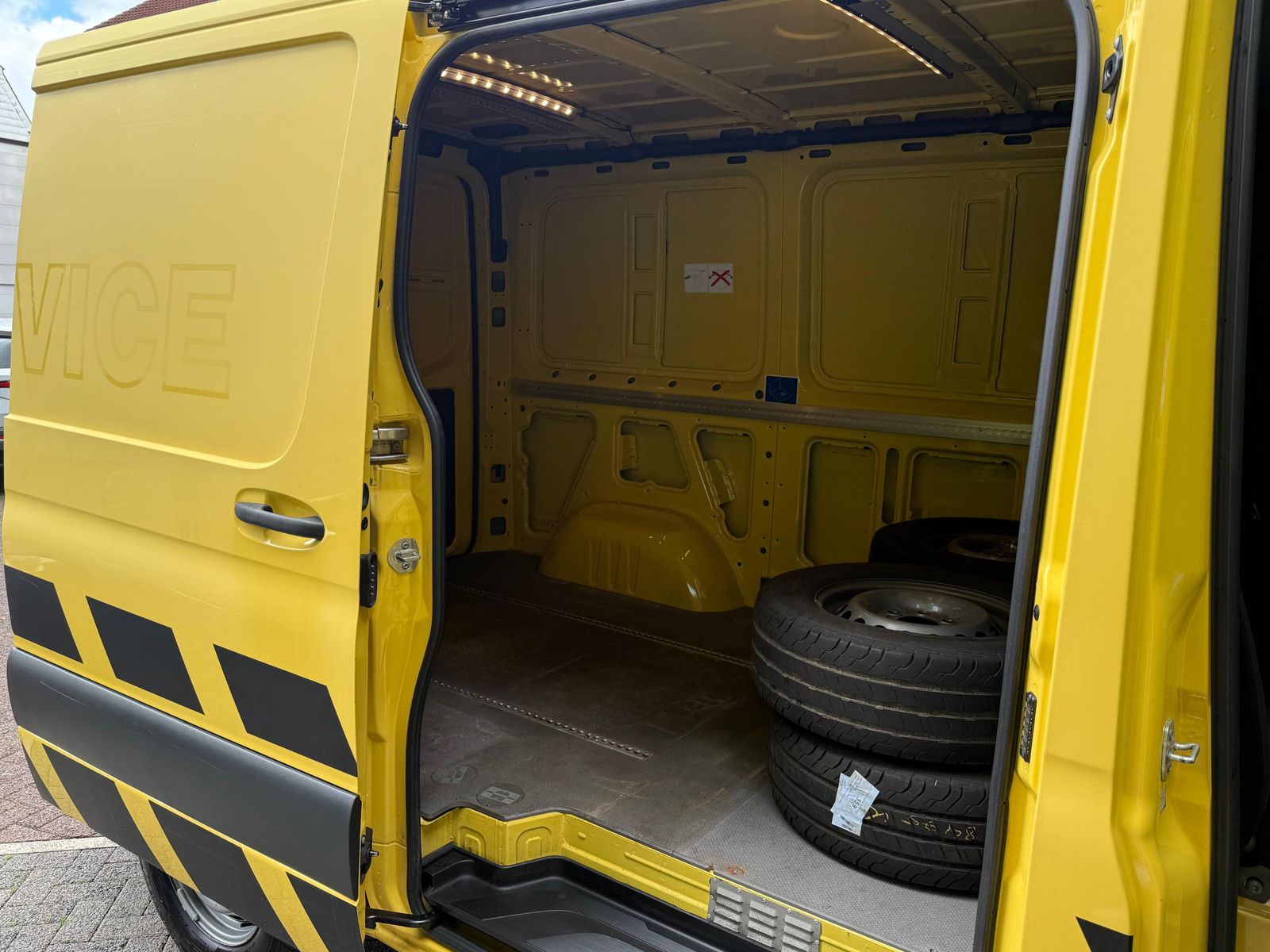 Fahrzeugabbildung Mercedes-Benz Sprinter III Kasten 316CDI RWD L1 MBUX+KAM+KLIMA