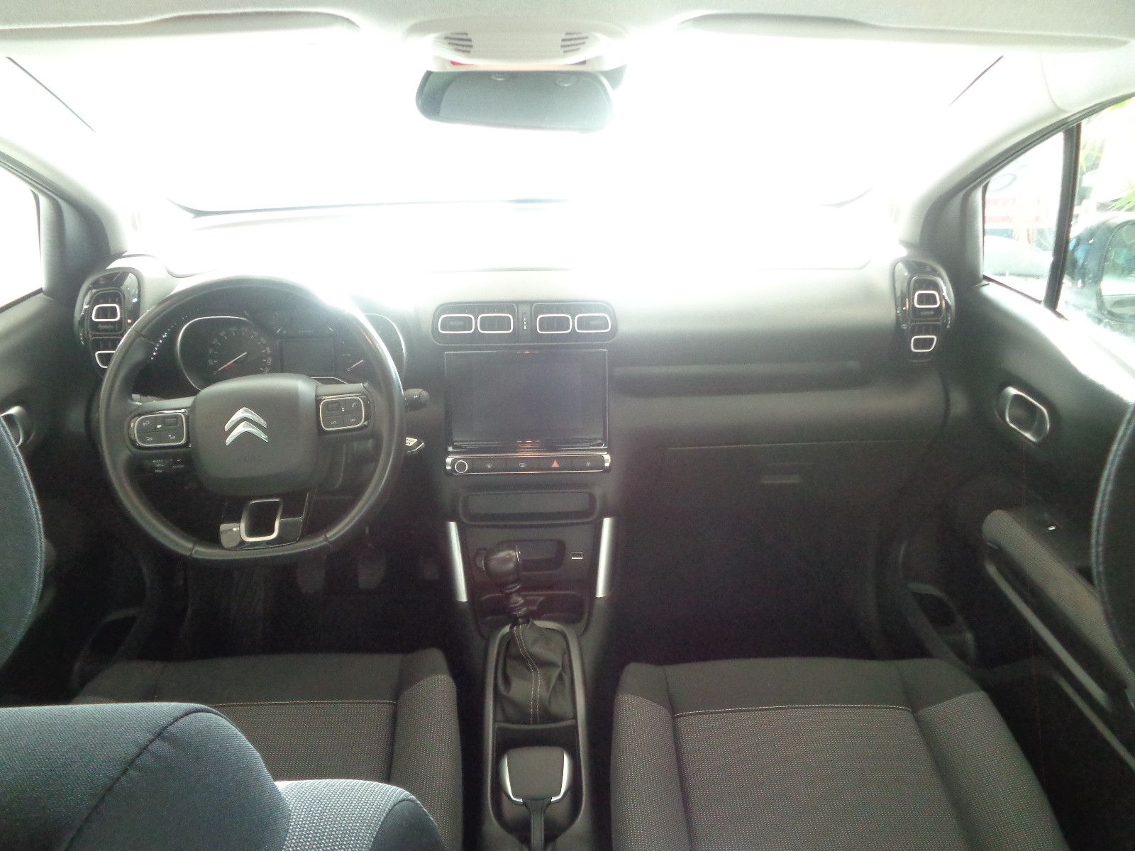 Fahrzeugabbildung Citroën C3 Aircross PureTech 130 / NAVI / AHK / KAMERA