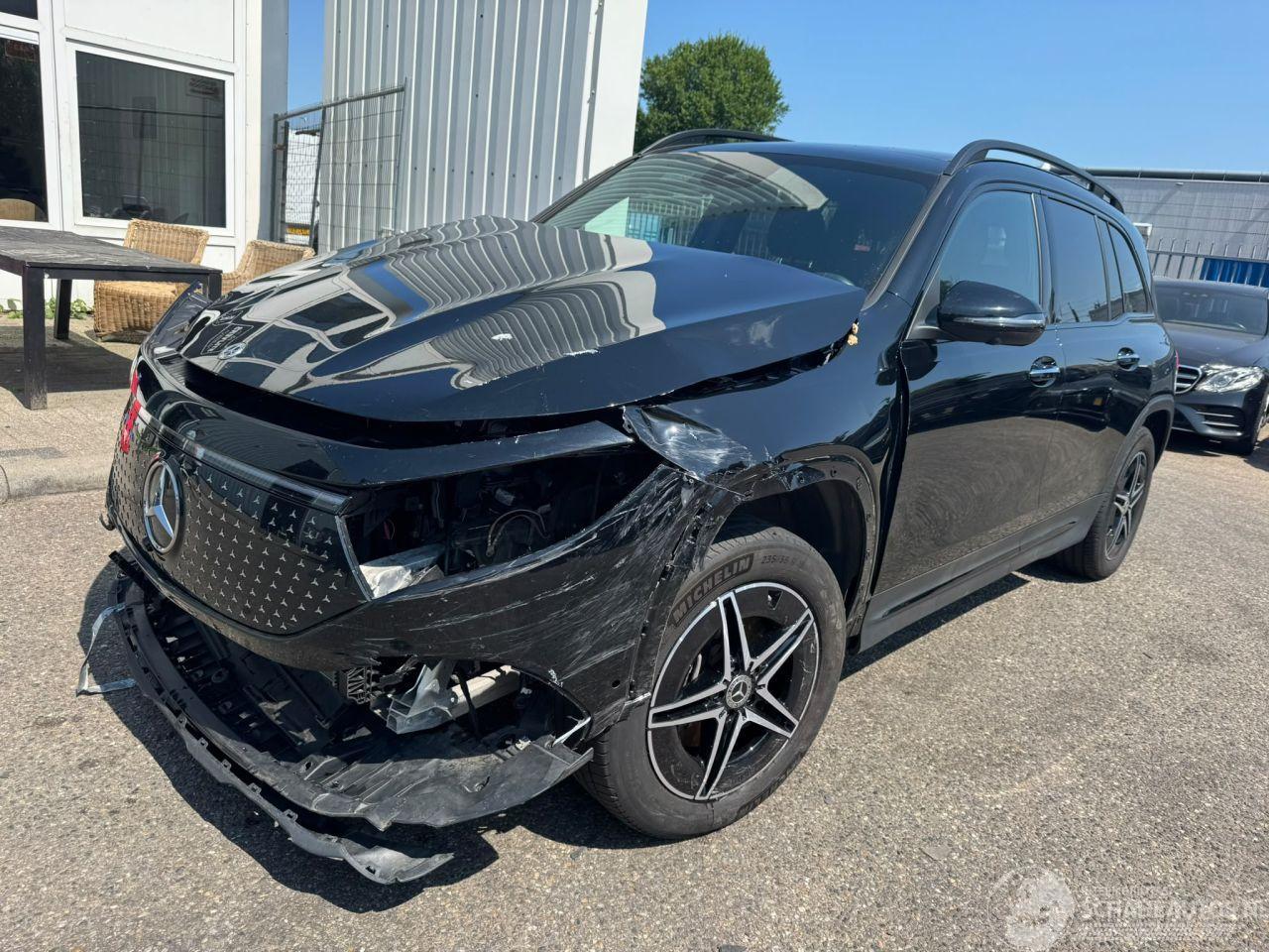 Mercedes-Benz EQB 300 4MATIC AMG Line 67 kWh