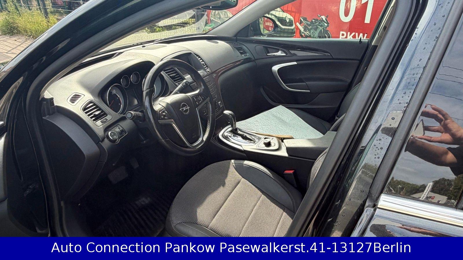 Opel Insignia 2011 — photo 14