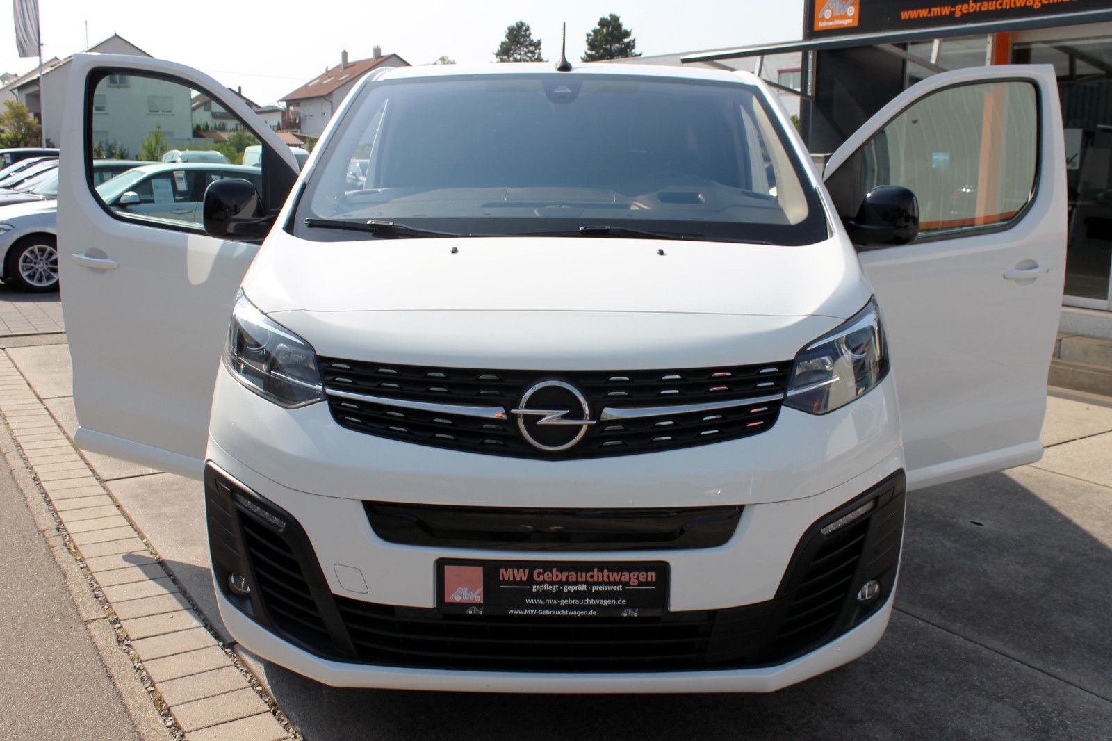 Fahrzeugabbildung Opel Vivaro-e Kasten M 75kWh Elegance 360° PDC TEMP