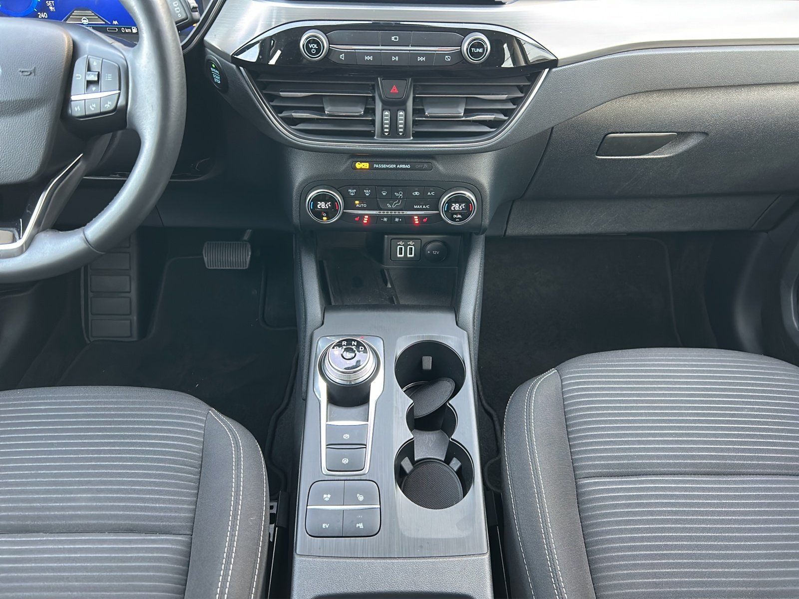 Fahrzeugabbildung Ford Kuga 2.5 PHEV Titanium Aut./ACC/AHK/KAMERA/NAVI/