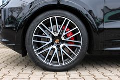 PORSCHE Cayenne Coupe GTS /PDCC/ STANDHZG./ BURMESTER HE PORSCHE Cayenne Coupe GTS /PDCC/ STANDHZG./ BURMESTER HE