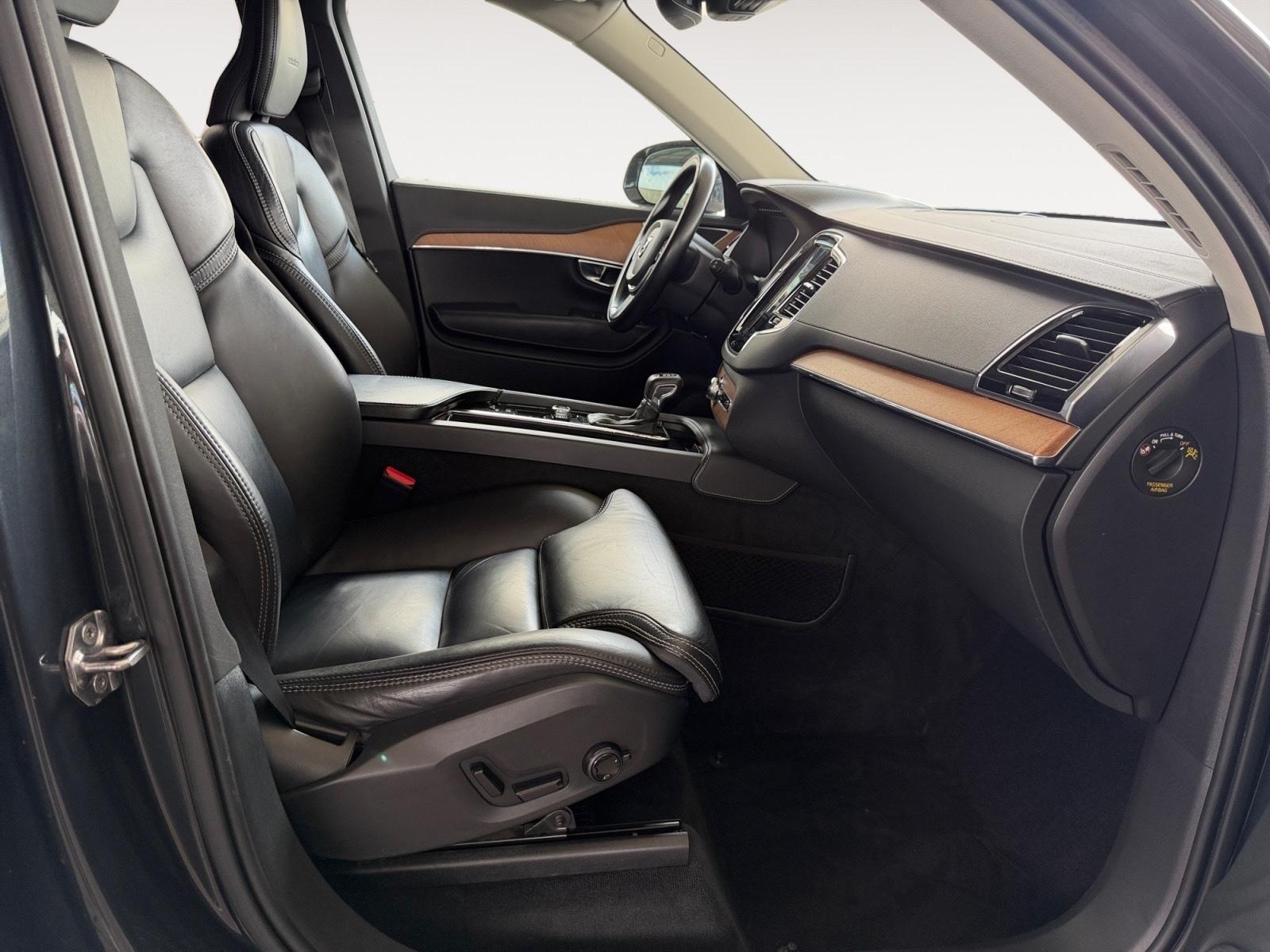 Volvo XC90 2.0 D5 Inscription AWD LEDER KAM LED CARPLA