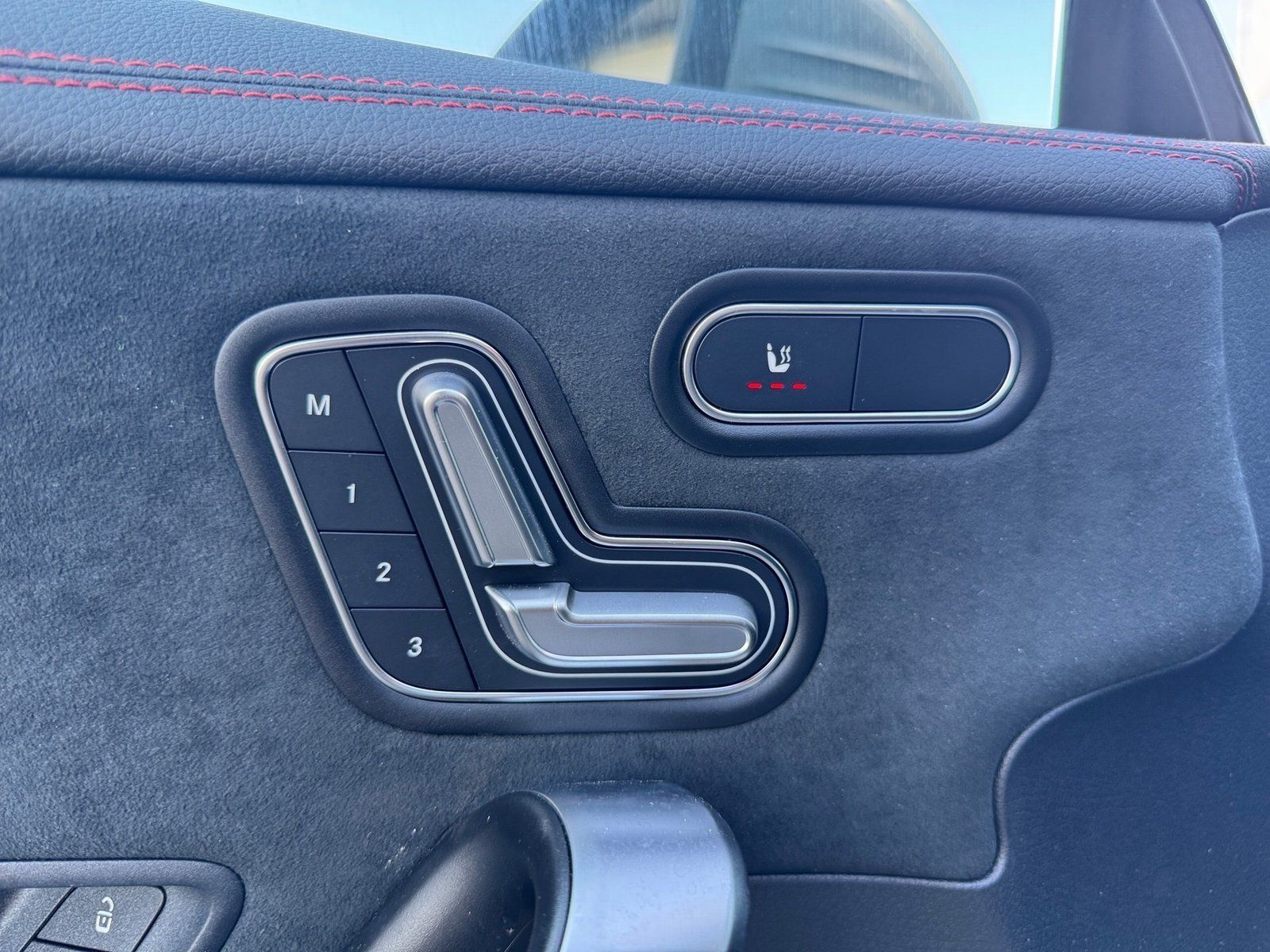 Fahrzeugabbildung Mercedes-Benz CLA 200 SB AMG*AHK*Pano*Distro*Totwink*360*HUD*