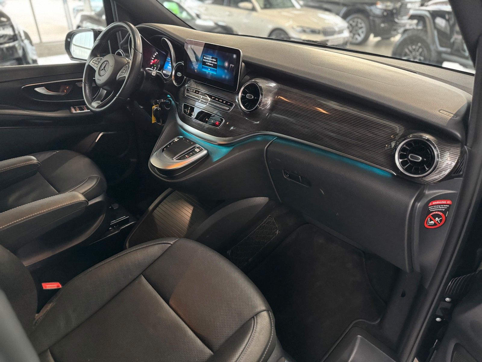Fahrzeugabbildung Mercedes-Benz V 300d Avantgarde Edition lang "Agility Control"