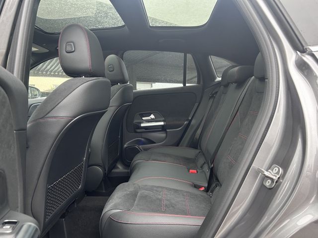 Mercedes-Benz GLA 180