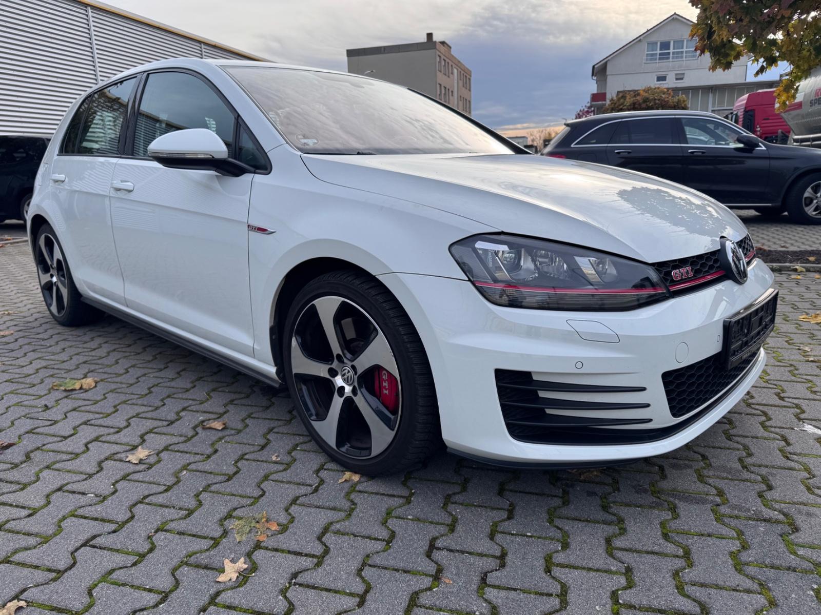 Volkswagen Golf VII Lim. GTI Performance BMT