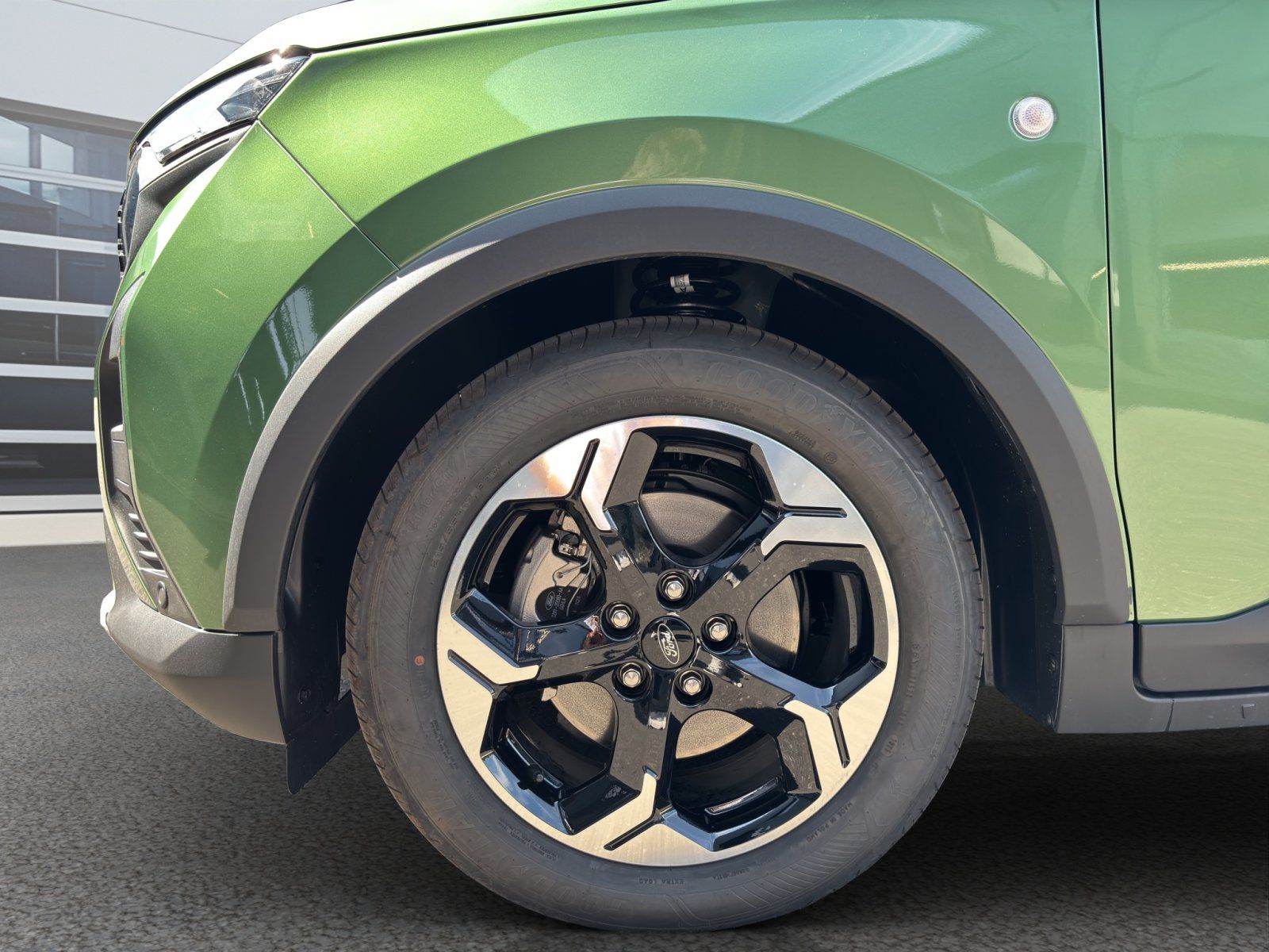 Fahrzeugabbildung Ford Tourneo Courier eMotor BEV Active