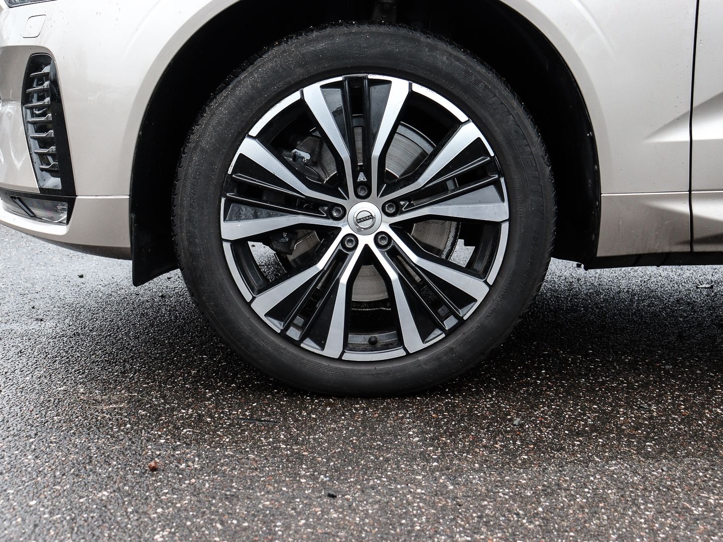 Volvo XC60 Plus Dark 2WD AHK Digitales Cockpit Memory  imagem 3