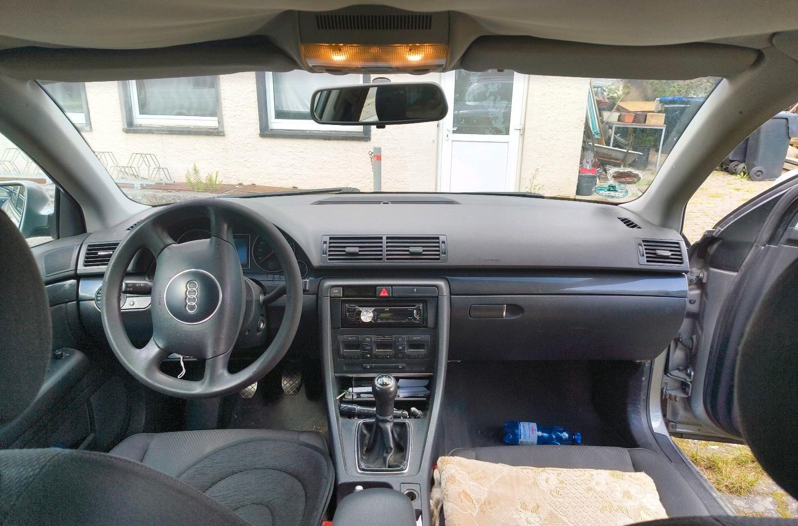 Audi A4 2004 — photo 5