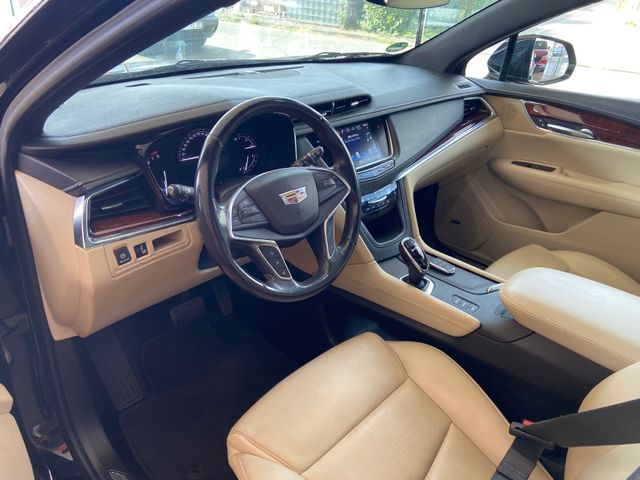 Fahrzeugabbildung Cadillac XT5 Premium AWD , NAVI+RFK*HEAD-UP*PANO*AHK