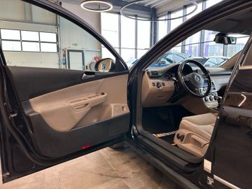 Volkswagen Passat Variant Comfortline *AHK*Klima*SHZ*PDC*