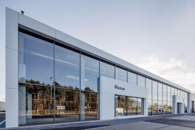 showroom-image-top