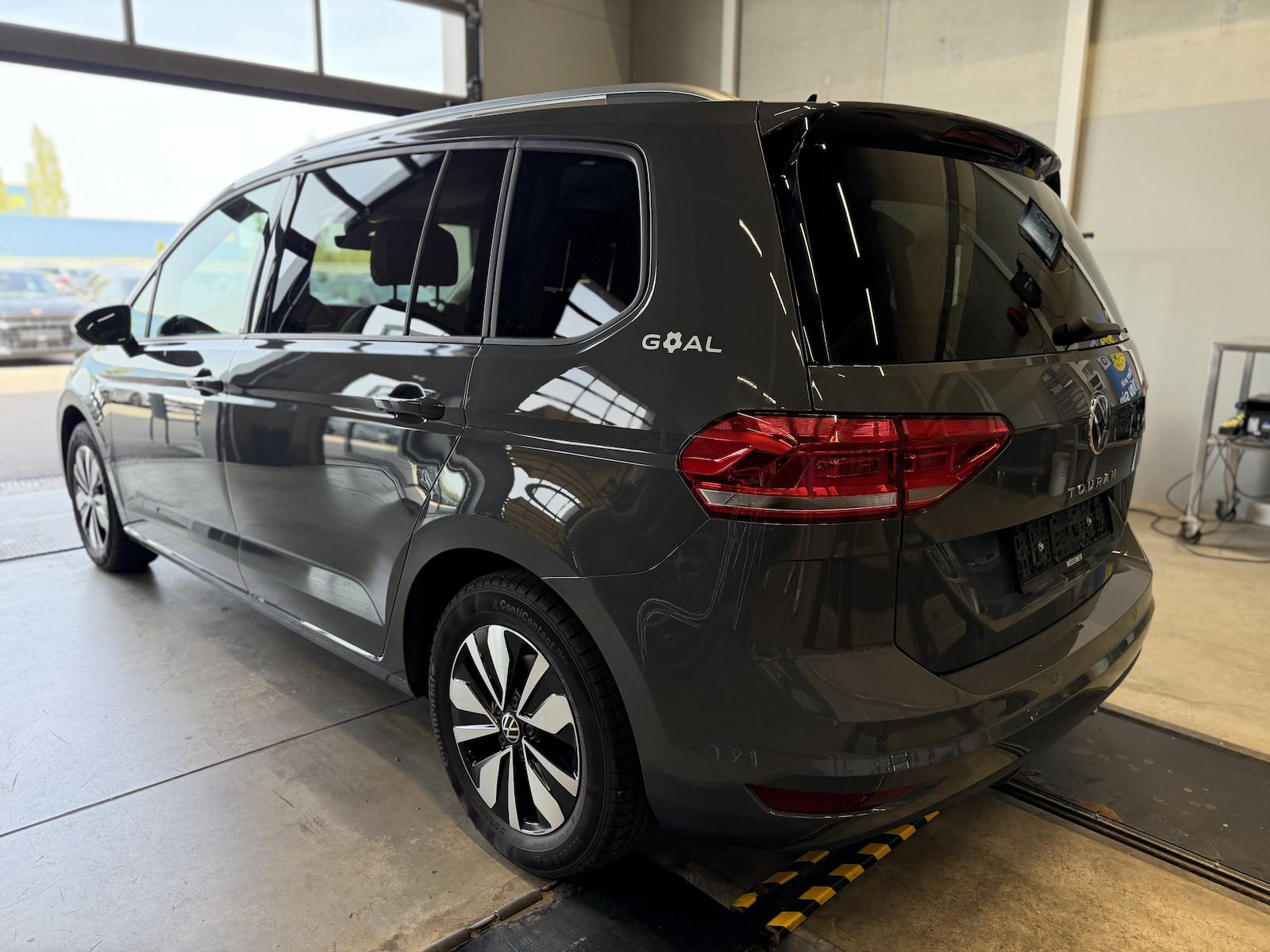 Volkswagen Touran 1.5TSI DSG Goal 7 Sitze NAVI Heckkl.el., миниатюра 4