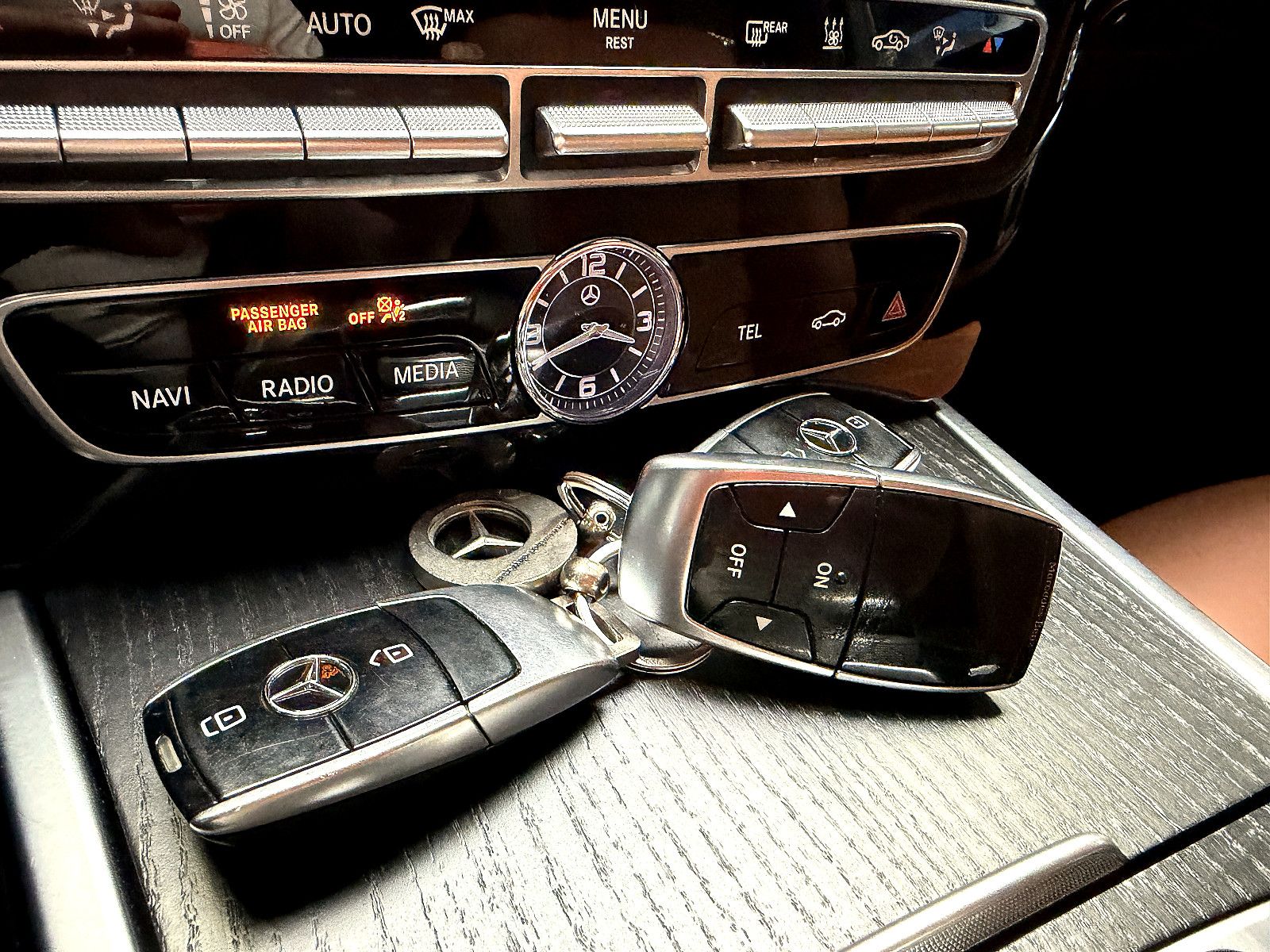 Fahrzeugabbildung Mercedes-Benz G 500 /AMG/22''ALU/AMBIENTE/360°KAM/STANDHEIZUNG