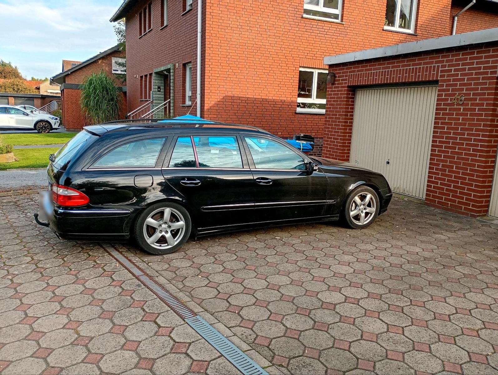 Mercedes-Benz E 200