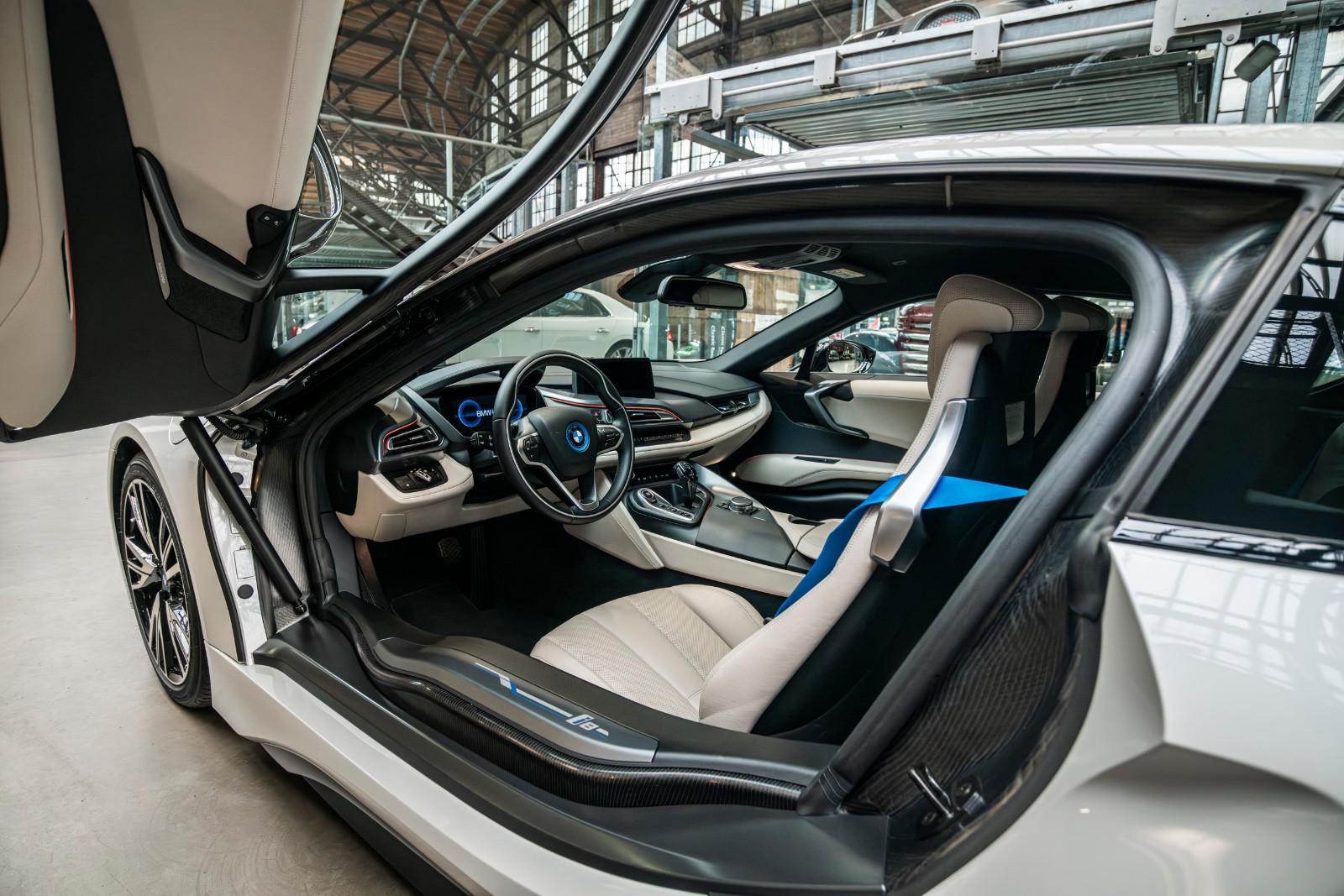 BMW i8 Coupe Pure Impulse