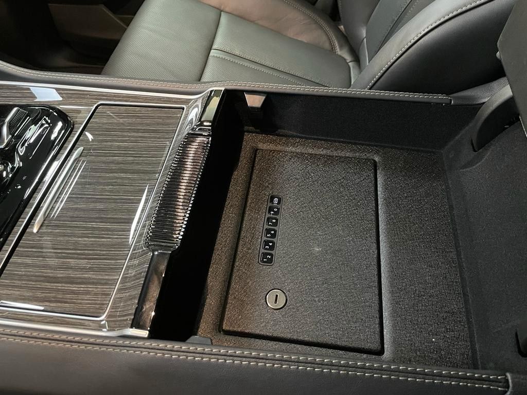 Fahrzeugabbildung Jeep WAGONEER SERIES III E-TORQUE 5.7L-V-8 McIntosh