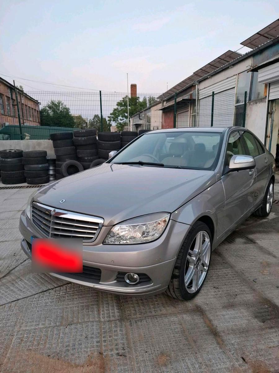 Mercedes-Benz C 220