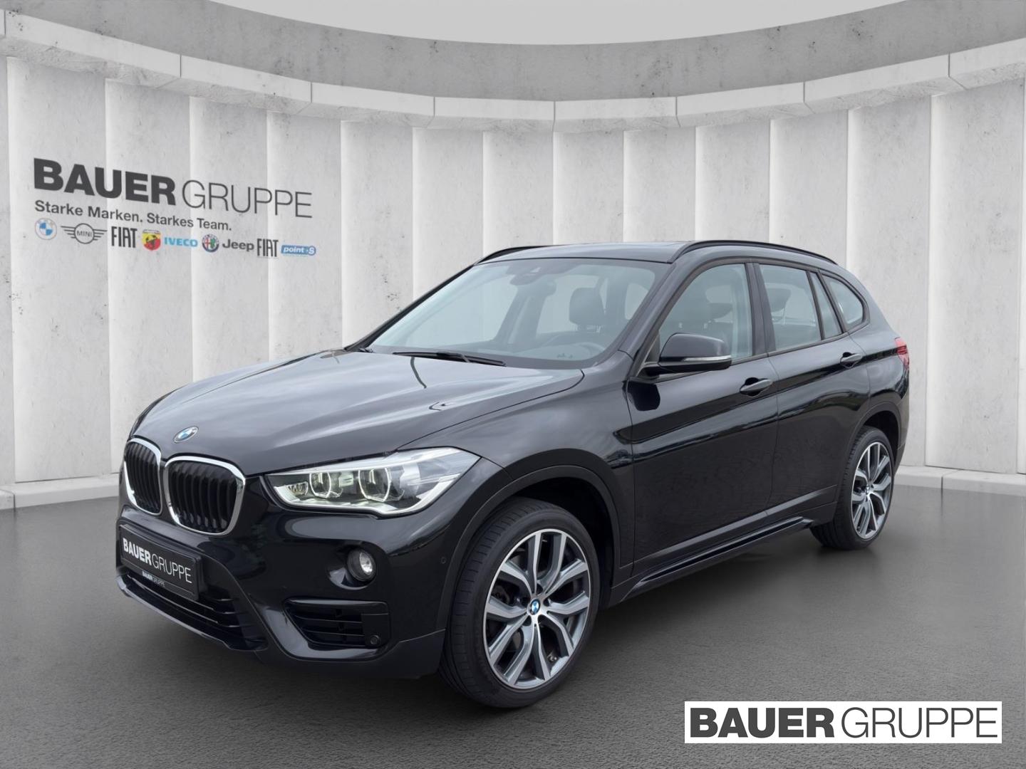 BMW X1 xDrive20d Sport Line HUD AHK Pano Navi LED So