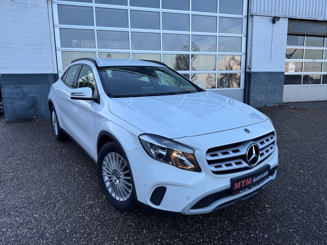 MERCEDES-BENZ GLA 200 CDI / d 7G-DCT Navi Shz PDC