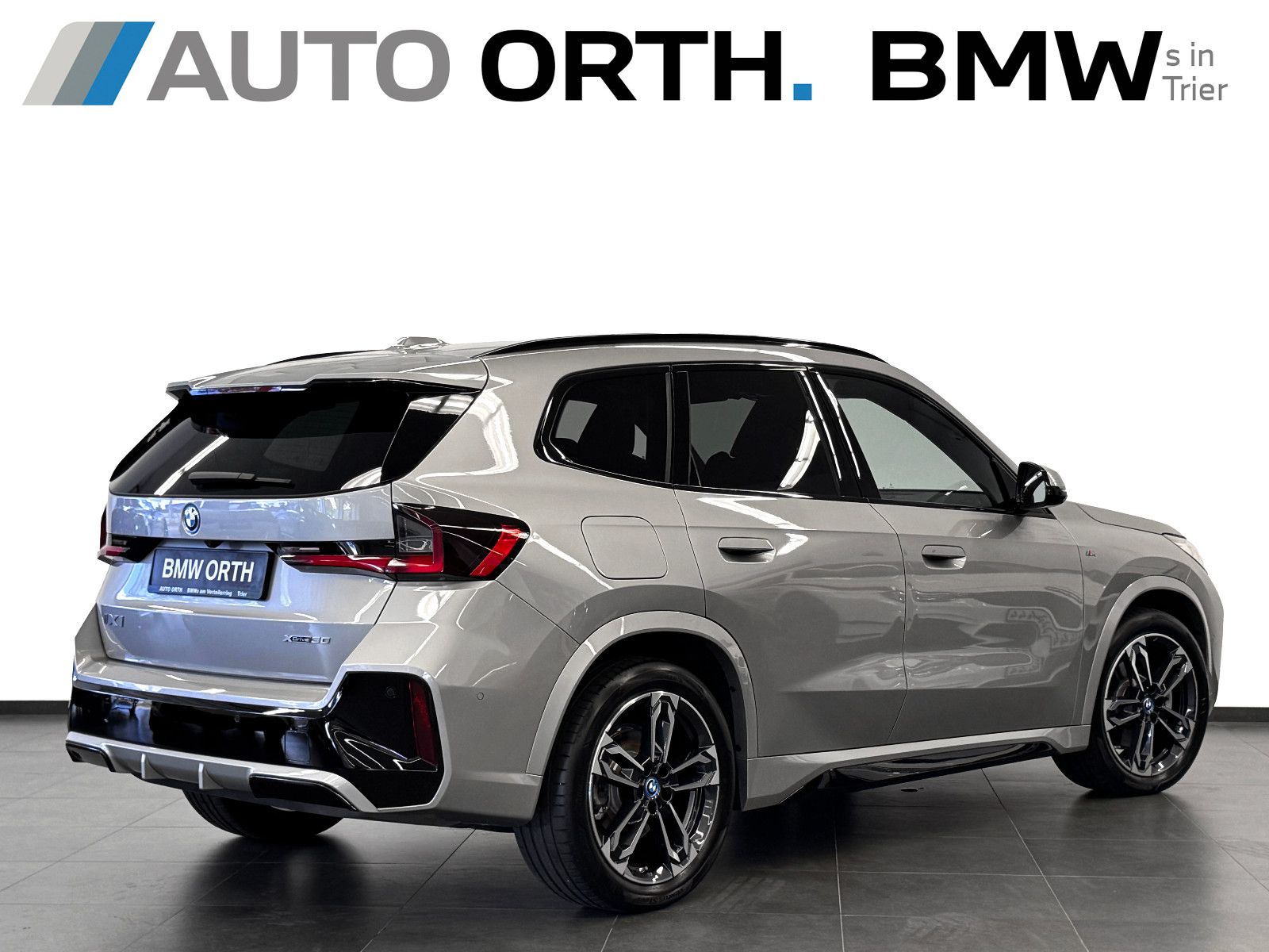 BMW X1 xDrive30 M-SPORT LC-PR PANO HUD ACC 360° AHK imagem 2