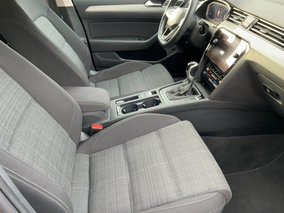 Volkswagen Passat Variant - Bild 12