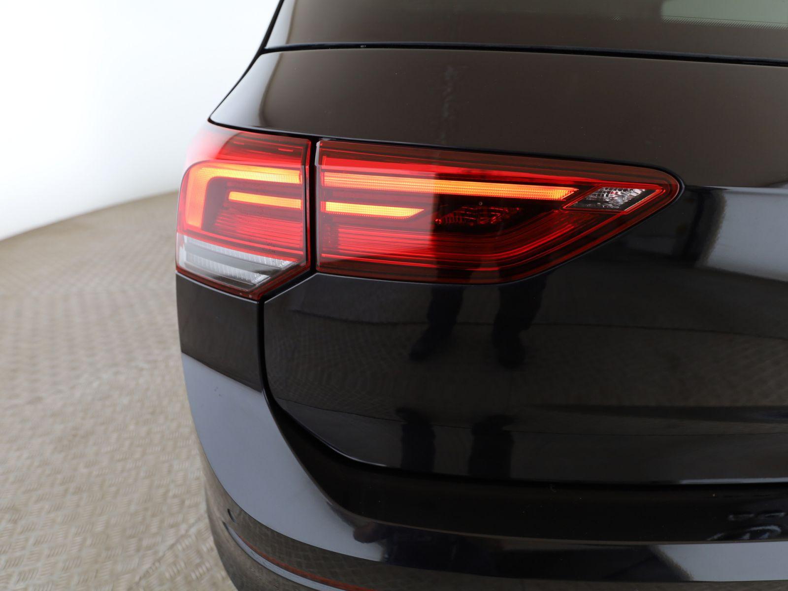 Volkswagen Golf VIII 2.0 TSI Style AHK+LED+RFK+Navi+Massage, миниатюра 9
