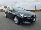 Opel Astra 144.000 km/ Automatik / Matrix / TÜV 03/28 - Opel Astra mit Diesel-Antrieb: Kombi, 2.0