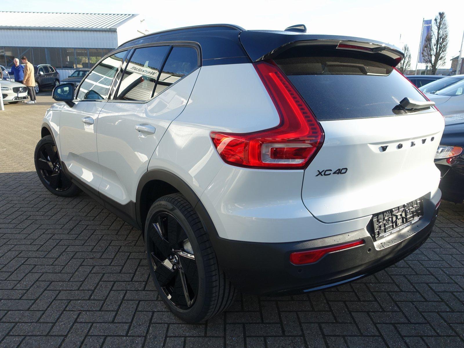Volvo XC40 Black Edition Plus B3/E-Sitze/H&K