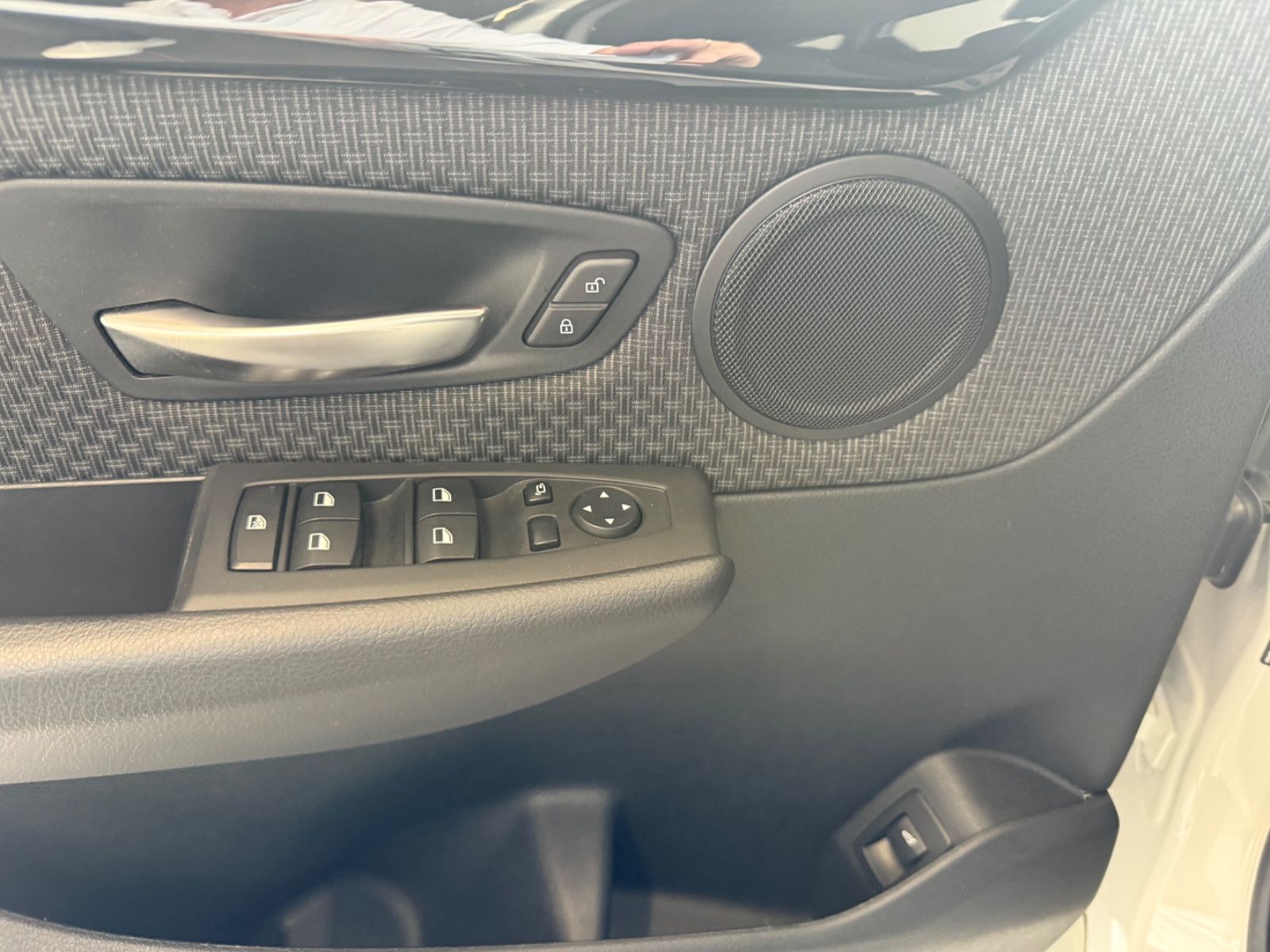 Fahrzeugabbildung BMW 220 i Active Tourer Advantage Business-Paket