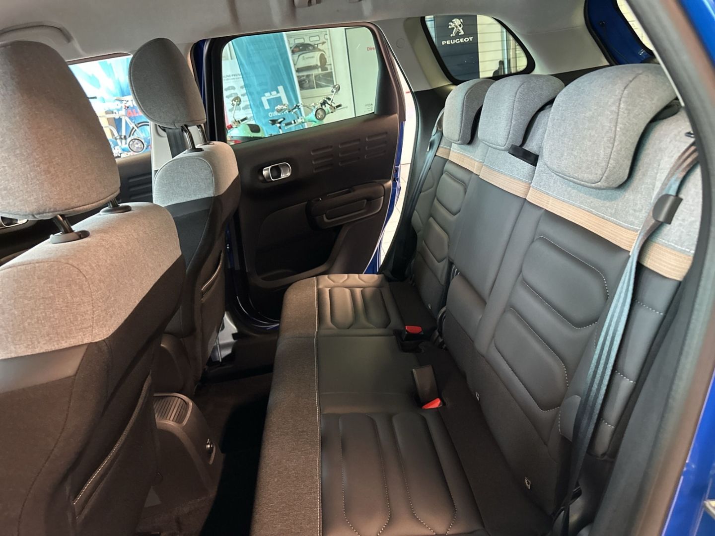 Fahrzeugabbildung Citroën C3 Aircross 1.2 PureTech 110 S&S Shine Pack Navi