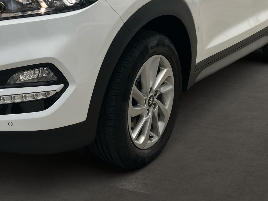 Fahrzeugabbildung Hyundai Tucson 1.6 Trend 2WD 2xKlima 4xSHZ Facelift Kam.