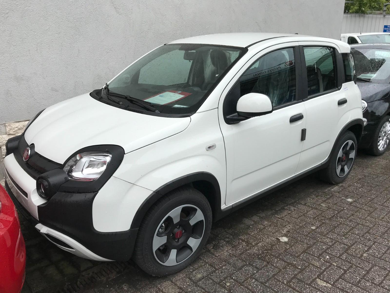 Fiat Panda 1.0 GSE Hybrid MY22 Cross City Sitzheizung