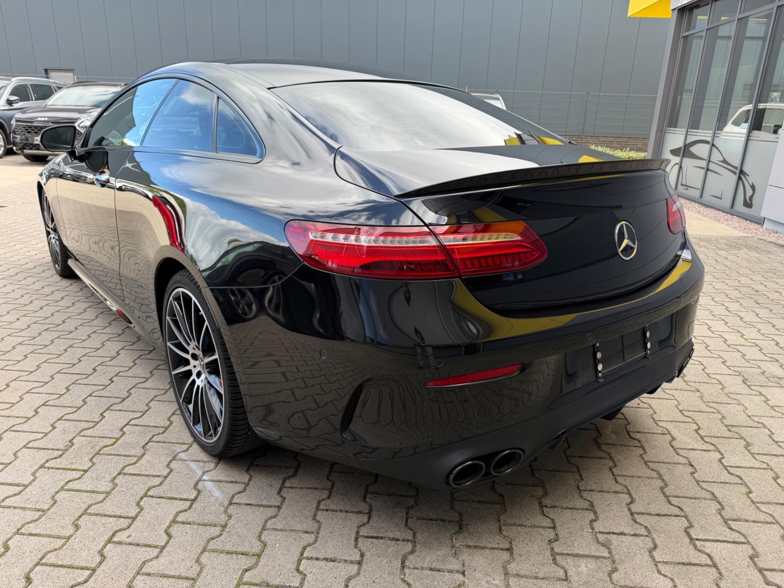 Mercedes-Benz E 300 EDITION 1 /AMG/ PANO/LEDER/NIGHTPACKET