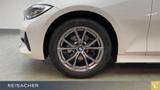 BMW 318i A Tou Sport-Line,AHK,DAProf,Autom,HUD,LHZ - BMW 318: Kombi, Auto 318d
