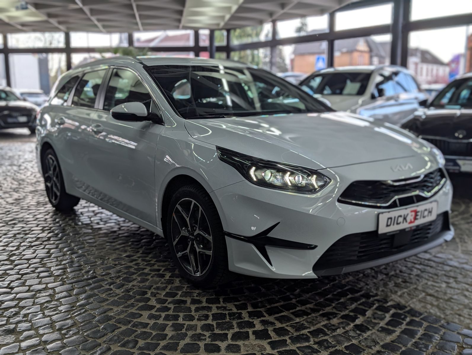 Fahrzeugabbildung Kia cee'd Sportswagon 1.5 Spirit SCC JBL KAM 7J Gar.