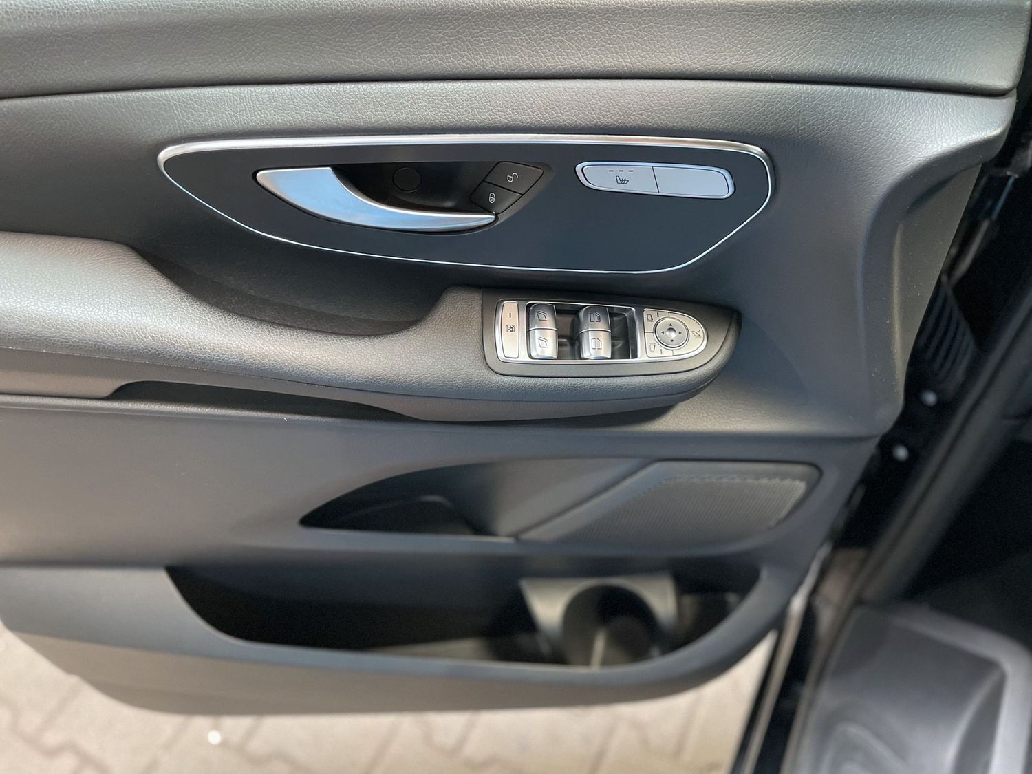Fahrzeugabbildung Mercedes-Benz V 250 d EDITION kompakt Sport Night#Kamera#Ambie