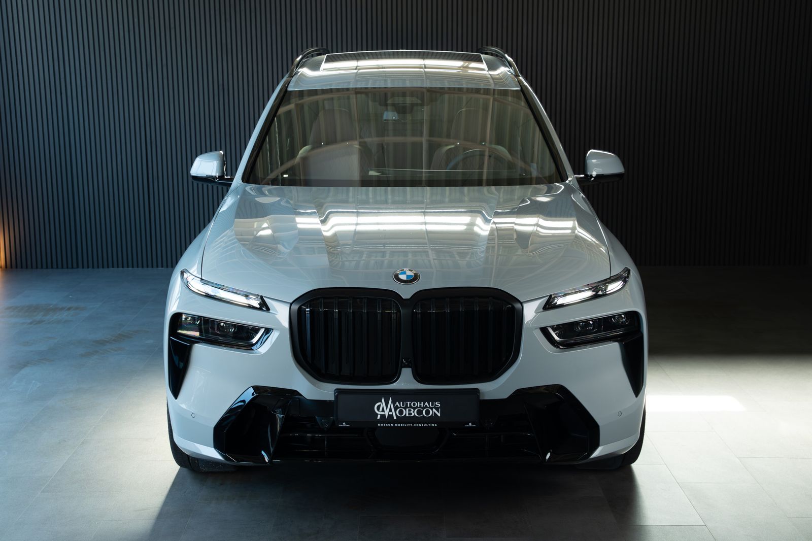 BMW X7 XDRIVE 40D MY26 | M SPORT | B&W imagem 2