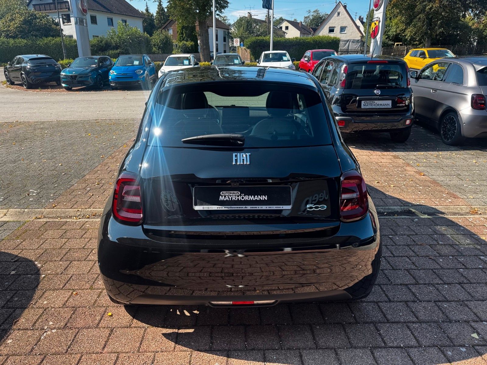 Fahrzeugabbildung Fiat Neuer 500E 500 la Prima Navi Kamera