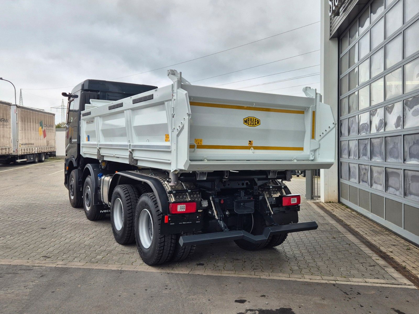 Fahrzeugabbildung Iveco AS360X58Z HR ON+ 8x4 Meiller Bordmatic AHK