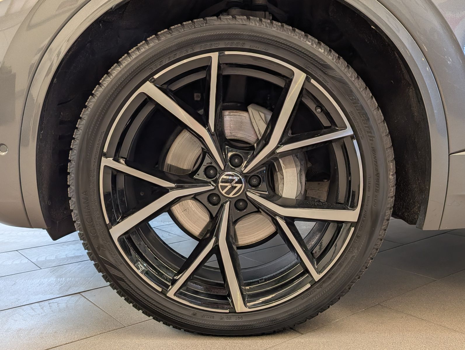 Fahrzeugabbildung Volkswagen Touareg 3.0TDI 4M R-Line VOLL Black 22" UPE 114T