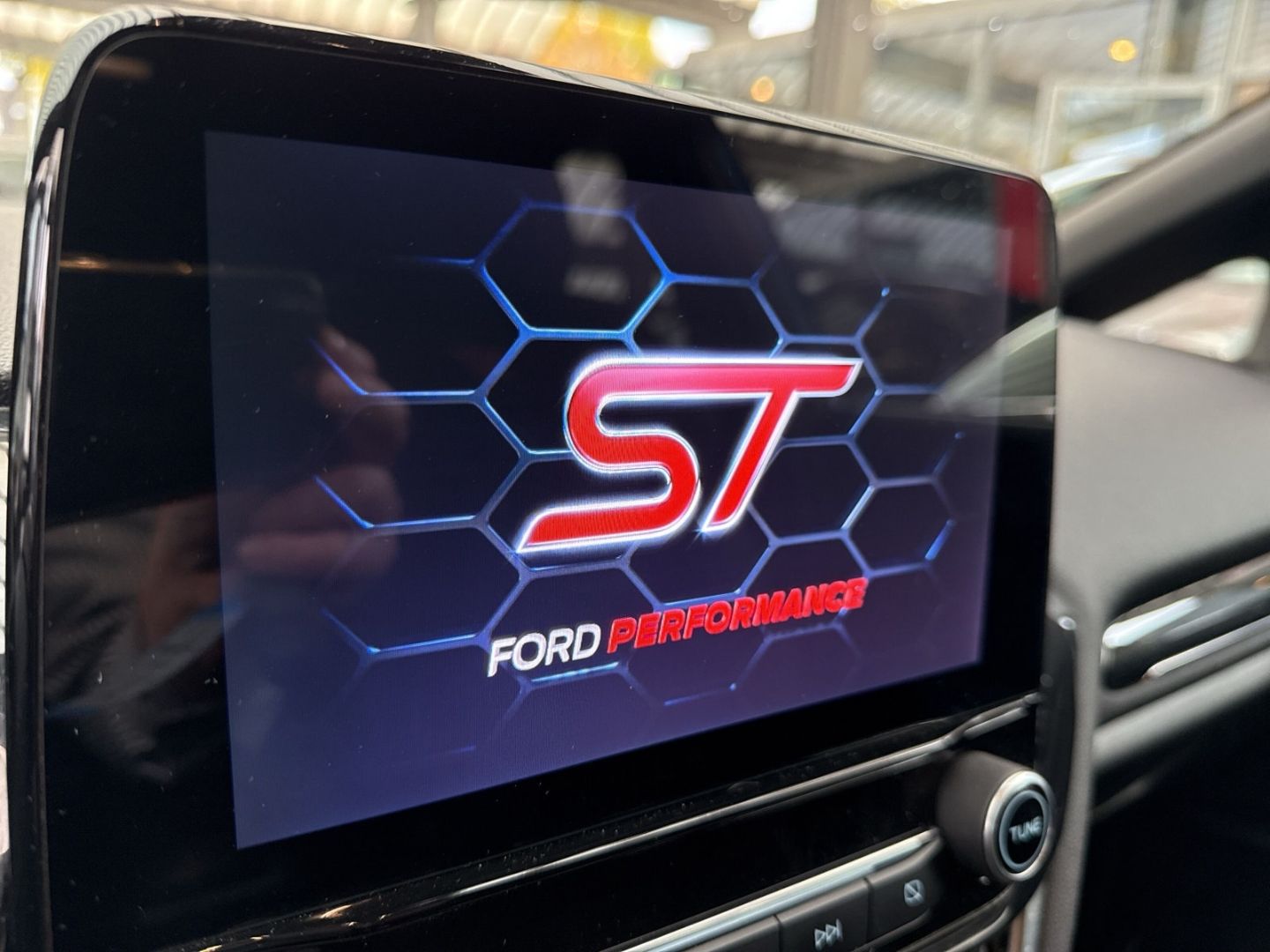 Fahrzeugabbildung Ford Fiesta ST 1.5 EcoBoost EU6d-T Navi DAB LED Winte