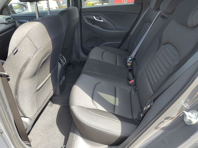 Hyundai i30 1.0 T-GDI AT   Advantage Kombi