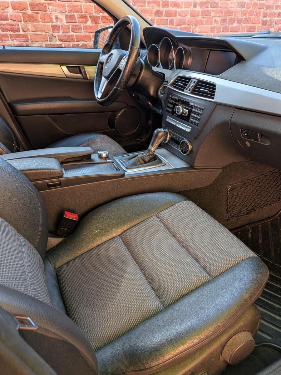 Mercedes-Benz C220 2014 — photo 29