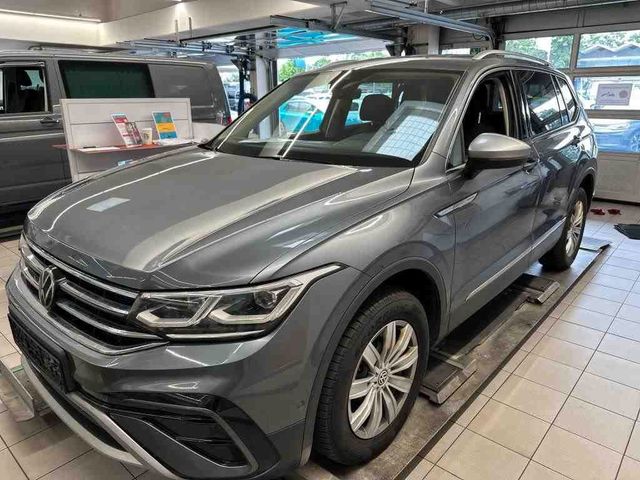 Volkswagen Tiguan Allspace Elegance 4x4 2.0TDI DSG Matrix