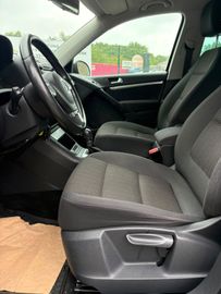 Volkswagen Tiguan - 7